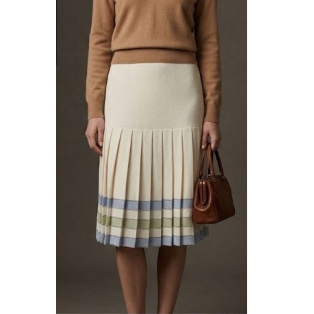 St John Knitted  Pleated Skirt Cream Blue Green Silver Studs Size 14